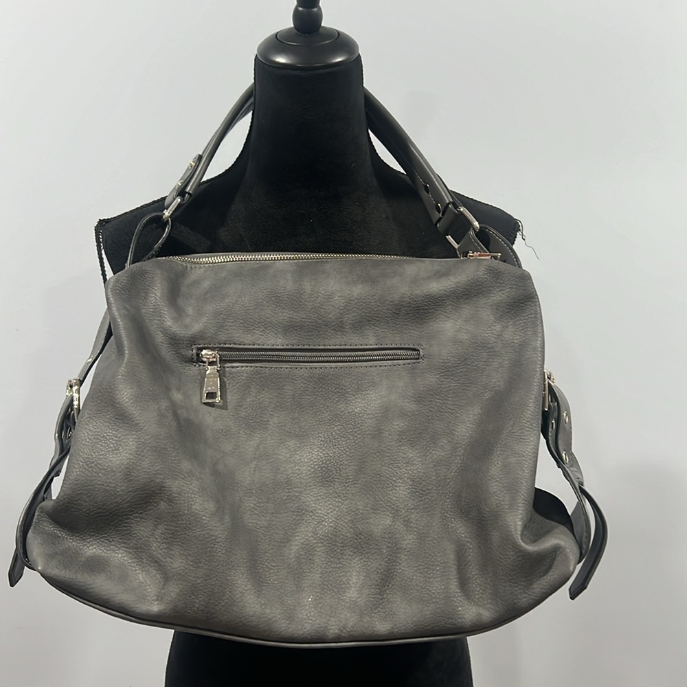 NWOT Ruoxin Choo leather bag zip closure lots of storage excellent cond